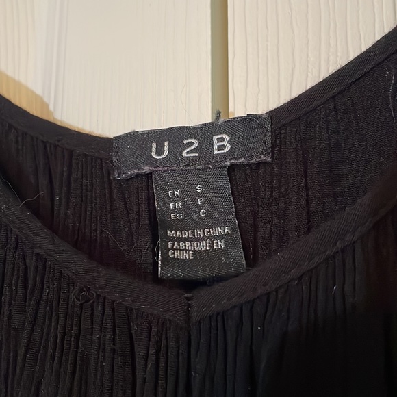 2/$8❗️U2B | open shoulder stylish top - Picture 3 of 6